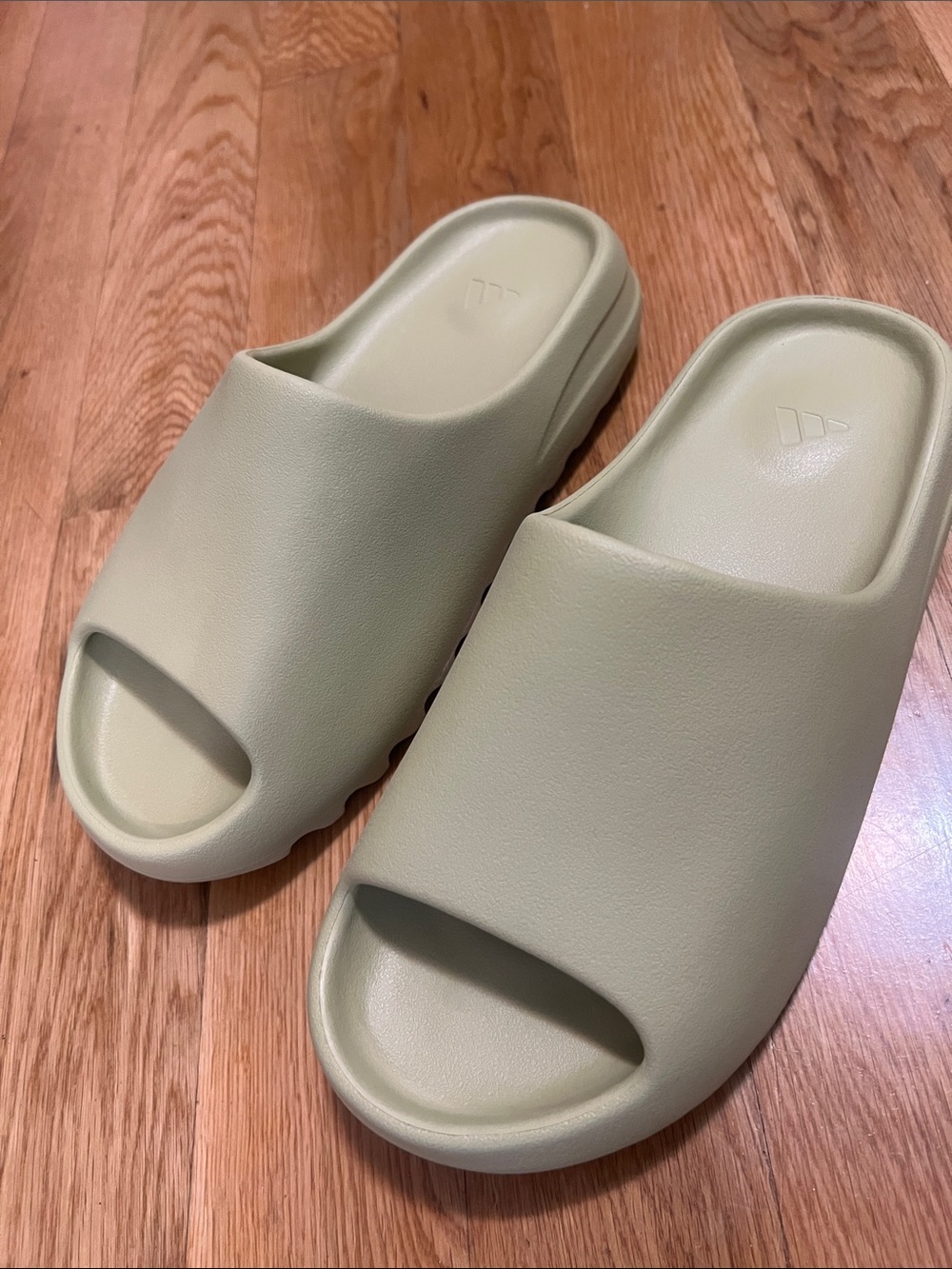 YEEZY Slide (Resin)